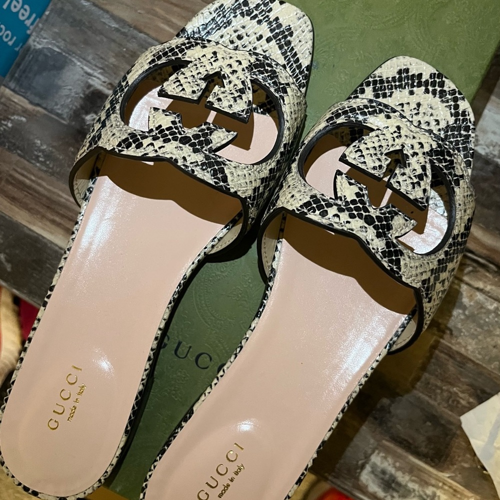 Brand new Python Calf Print Gucci Sandals